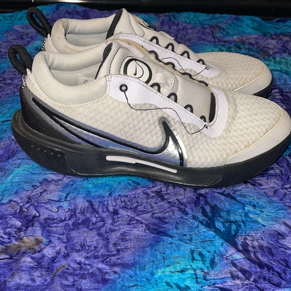 Nike Court Black, White and Silver Sneakers (Missing Laces) - Picture 3 of 12